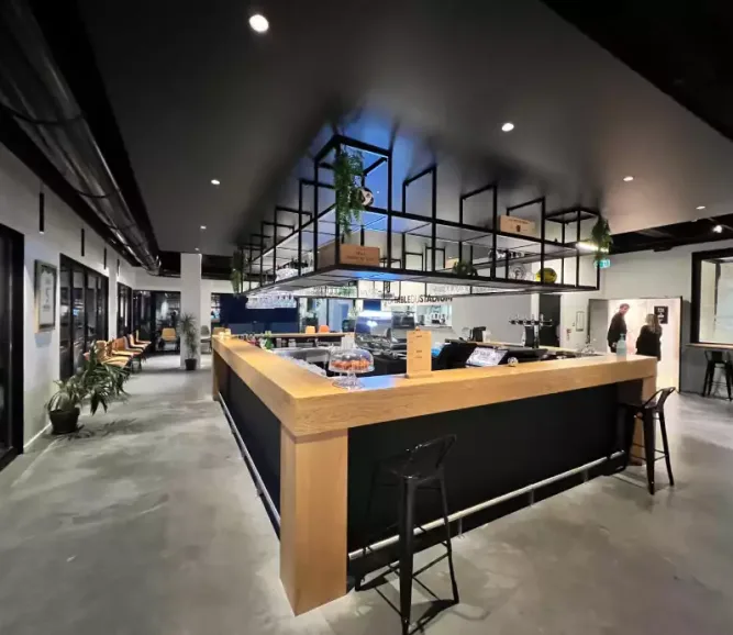 Création de cuisine et de surface restauration design et sur-mesure